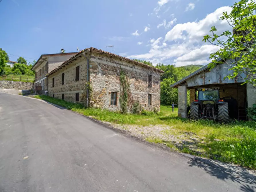 Immagine 16 di Rustico / casale in vendita  in Frazione Villula a Corniglio