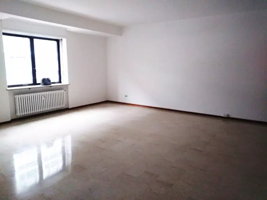 Immagine 1 di Appartamento in vendita  in Via Ireneo Affò a Parma