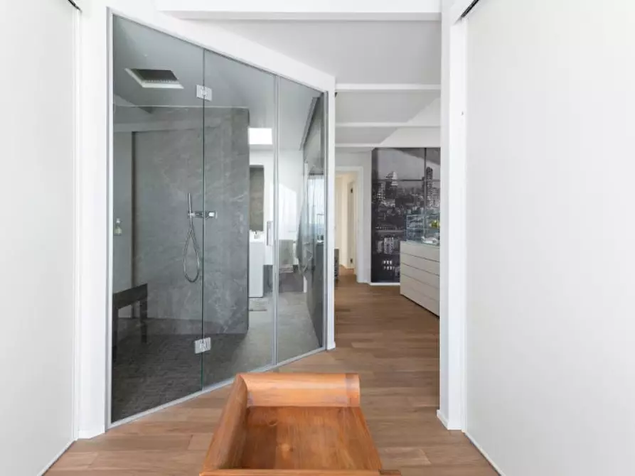 Immagine 10 di Attico in vendita  in Via Volturno a Parma