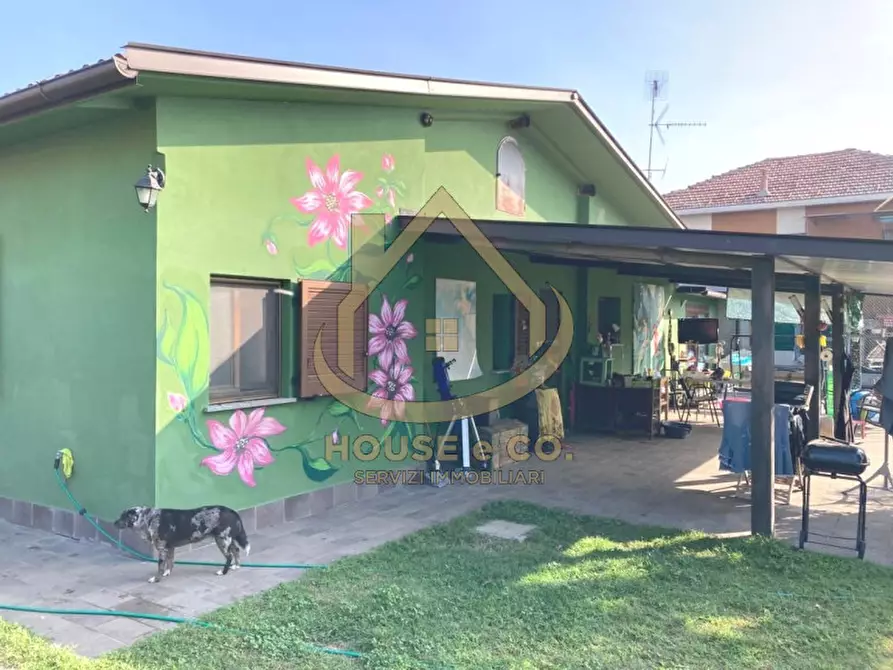 Immagine 2 di Villa in vendita  in Vigevano Buccella a Vigevano