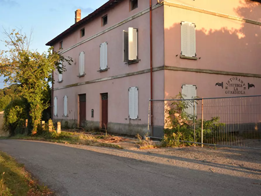 Immagine 1 di Rustico / casale in vendita  in strada Ariana a Traversetolo