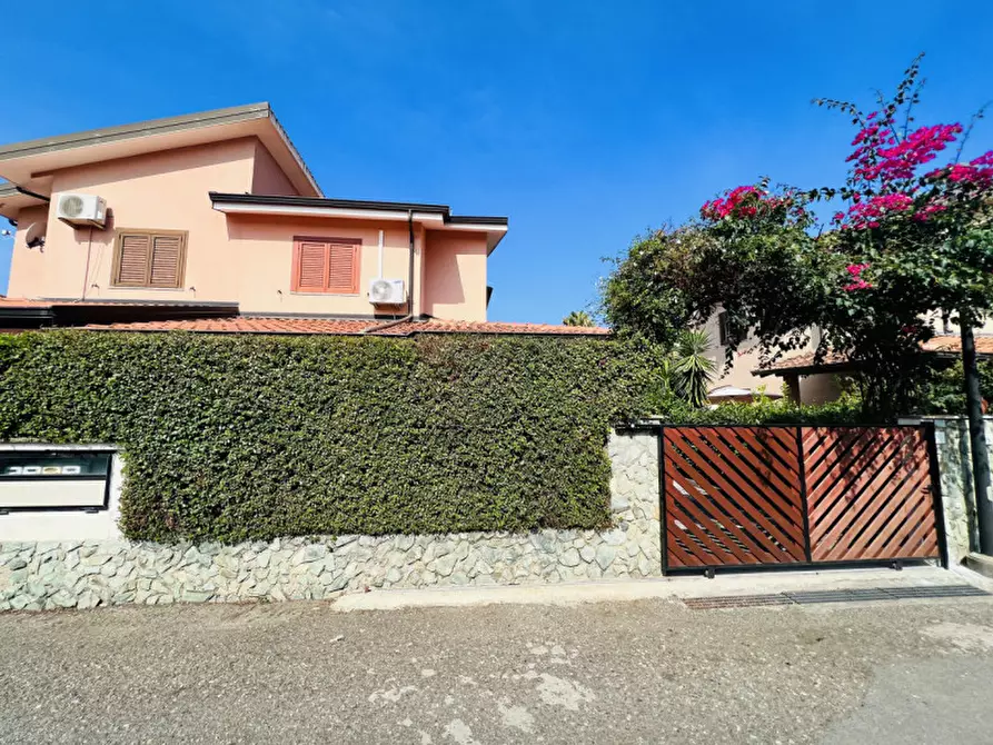 Immagine 2 di Villa in vendita  in Contrada Difesa, snc a Pizzo