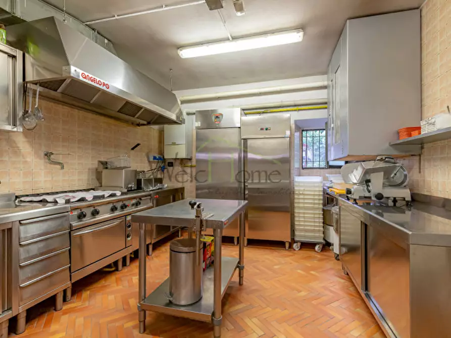 Immagine 7 di Attività commerciale in vendita  a Lipomo