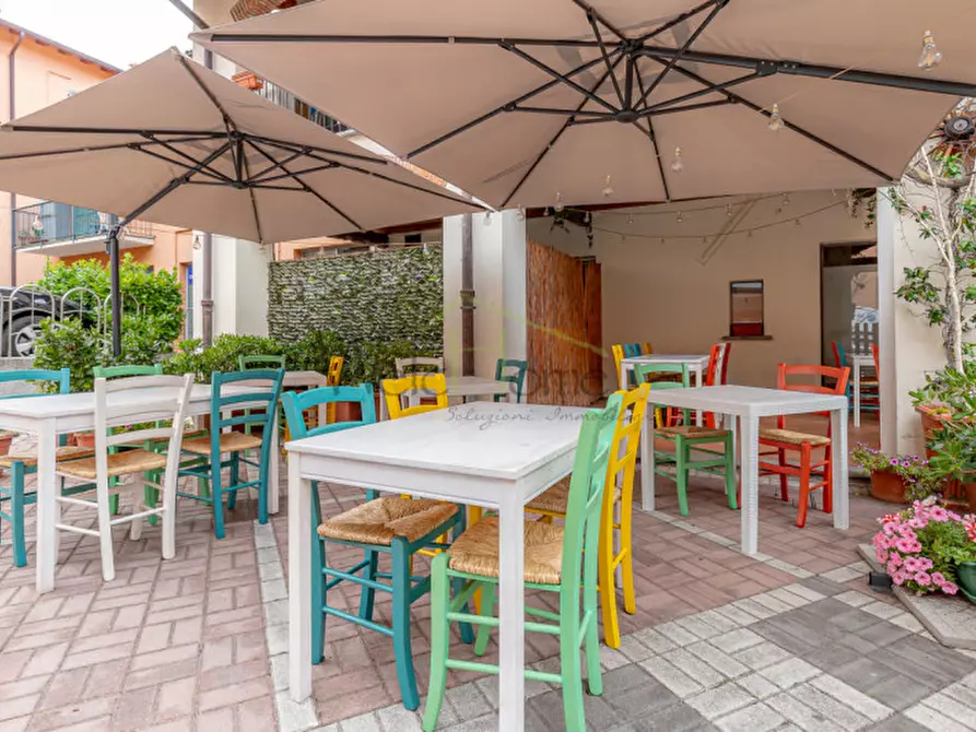 Immagine 9 di Attività commerciale in vendita  a Lipomo