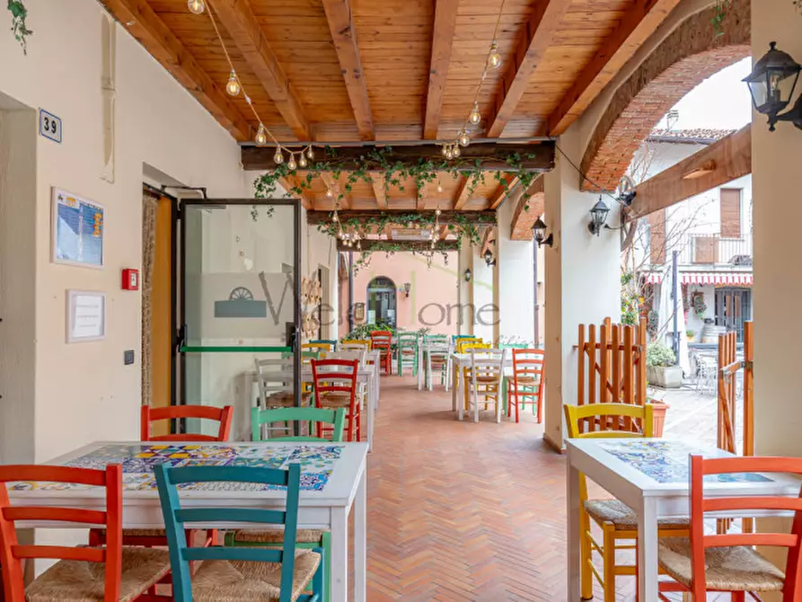 Immagine 11 di Attività commerciale in vendita  a Lipomo