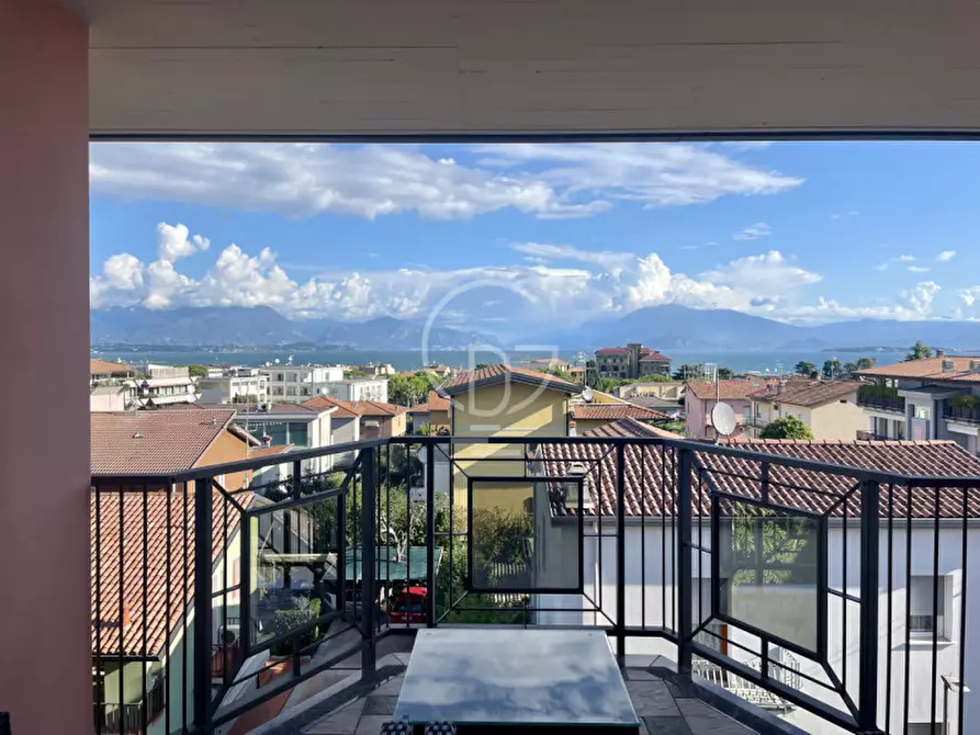 Immagine 1 di Appartamento in vendita  in Via Romanino a Desenzano Del Garda