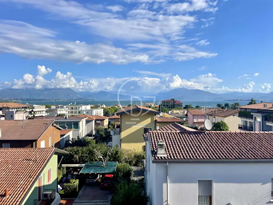 Immagine 2 di Appartamento in vendita  in Via Romanino a Desenzano Del Garda