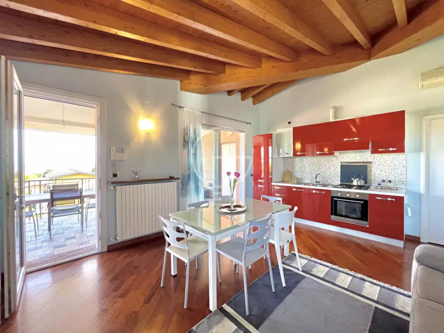 Immagine 8 di Appartamento in vendita  in Via Romanino a Desenzano Del Garda