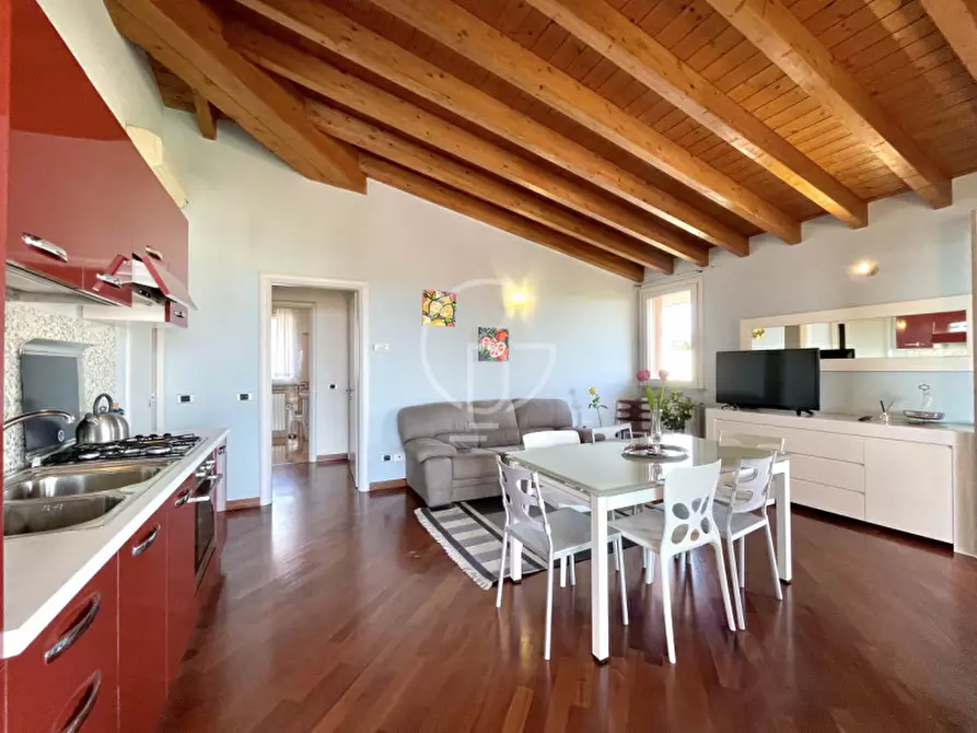 Immagine 9 di Appartamento in vendita  in Via Romanino a Desenzano Del Garda