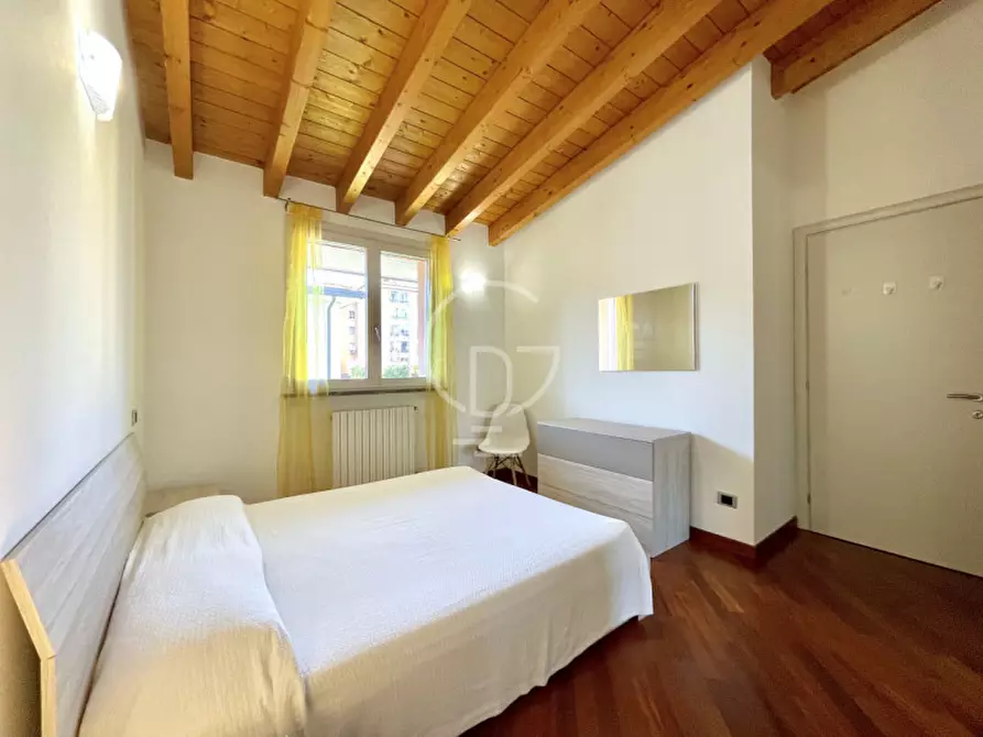 Immagine 12 di Appartamento in vendita  in Via Romanino a Desenzano Del Garda