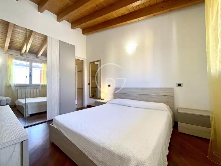 Immagine 14 di Appartamento in vendita  in Via Romanino a Desenzano Del Garda