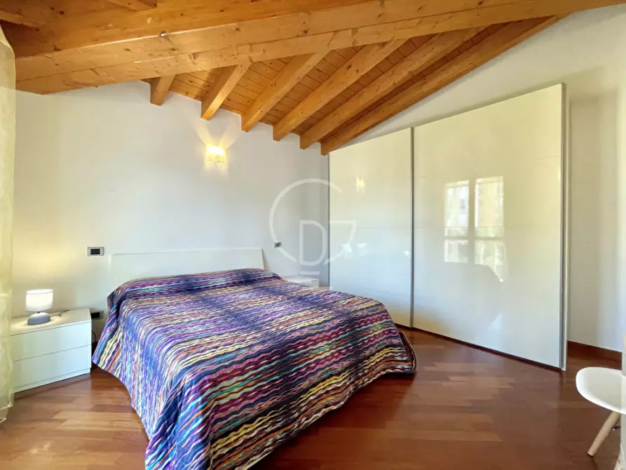 Immagine 16 di Appartamento in vendita  in Via Romanino a Desenzano Del Garda