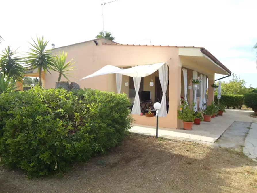 Immagine 2 di Villa in vendita  in Contrada Saline a Matino