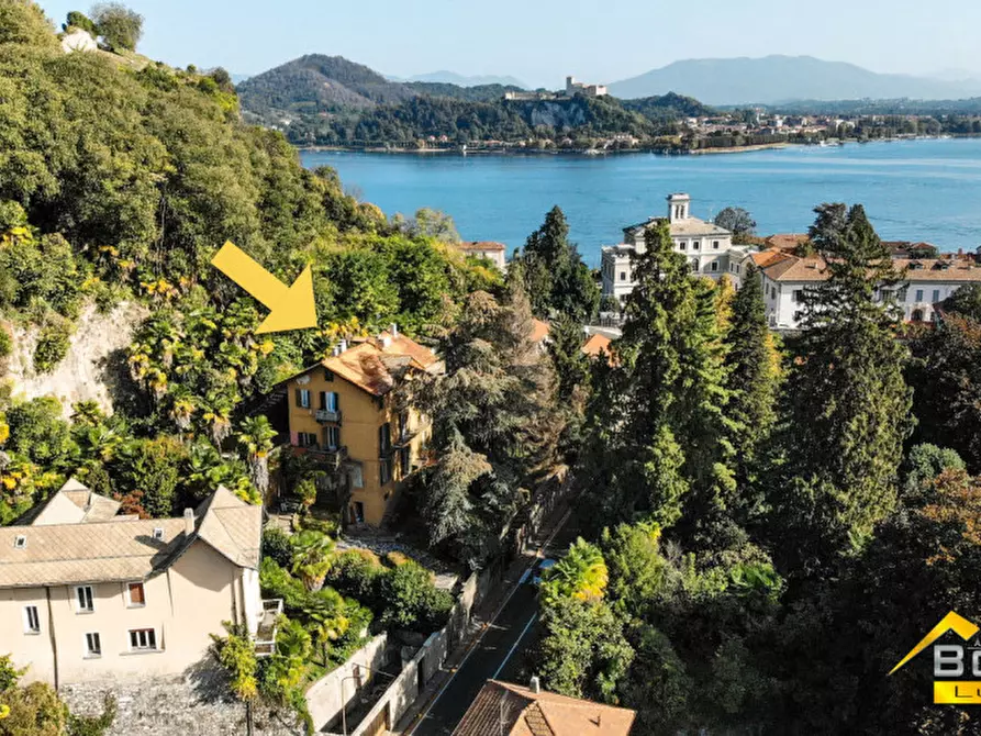 Immagine 5 di Villa in vendita  in via Cantoni, 10 a Arona