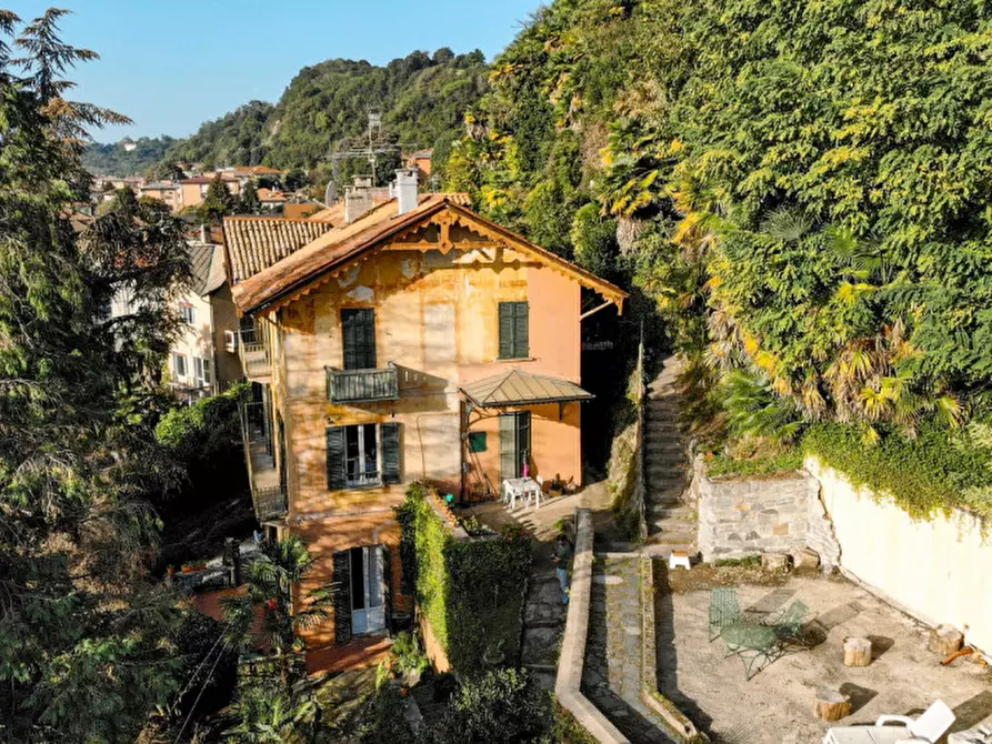 Immagine 6 di Villa in vendita  in via Cantoni, 10 a Arona