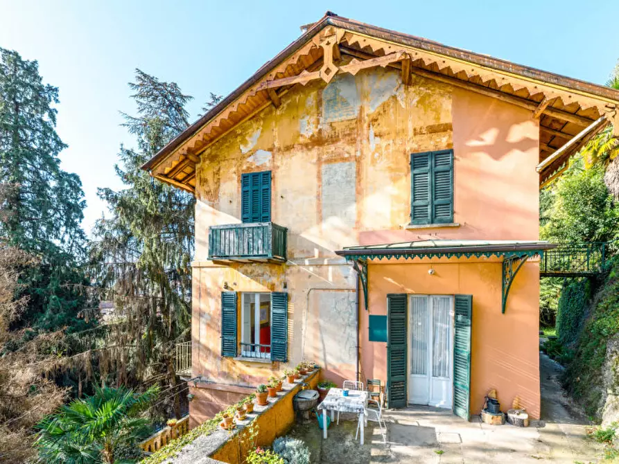 Immagine 7 di Villa in vendita  in via Cantoni, 10 a Arona