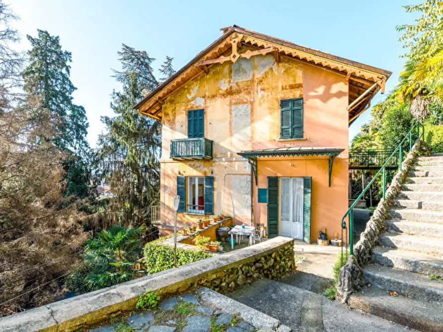 Immagine 9 di Villa in vendita  in via Cantoni, 10 a Arona