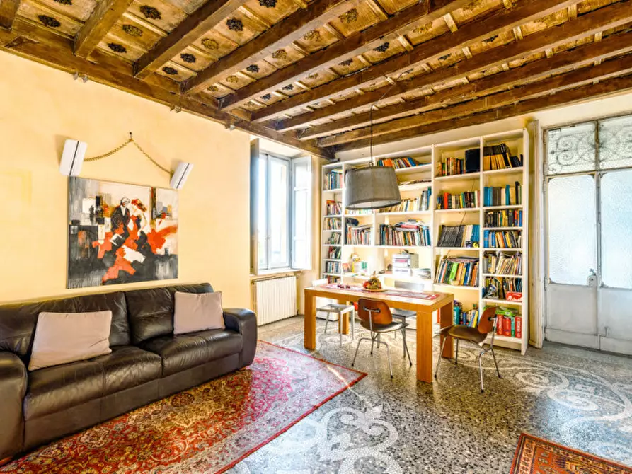 Immagine 11 di Villa in vendita  in via Cantoni, 10 a Arona