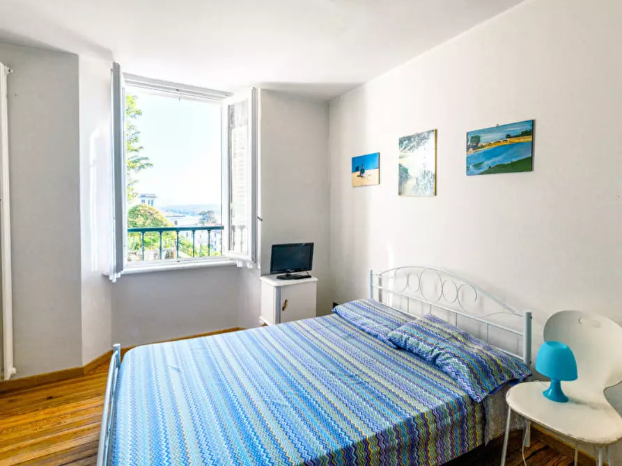 Immagine 22 di Villa in vendita  in via Cantoni, 10 a Arona