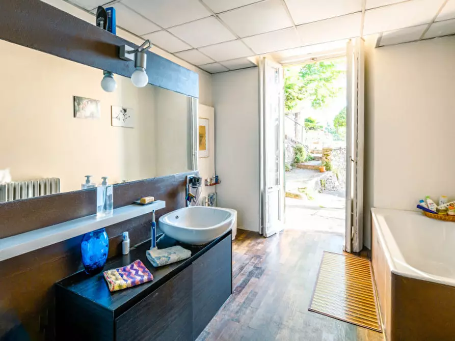 Immagine 23 di Villa in vendita  in via Cantoni, 10 a Arona