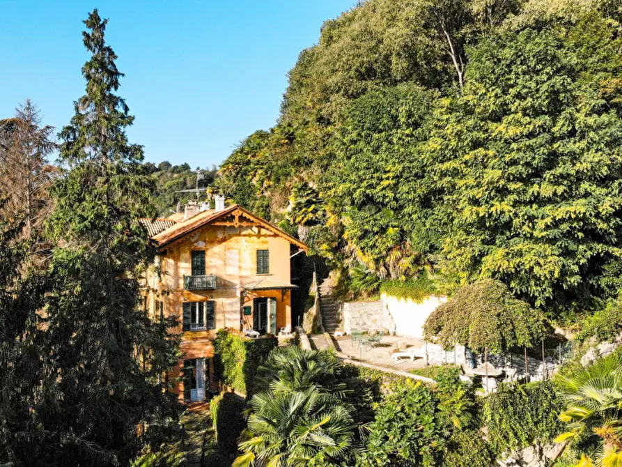 Immagine 26 di Villa in vendita  in via Cantoni, 10 a Arona