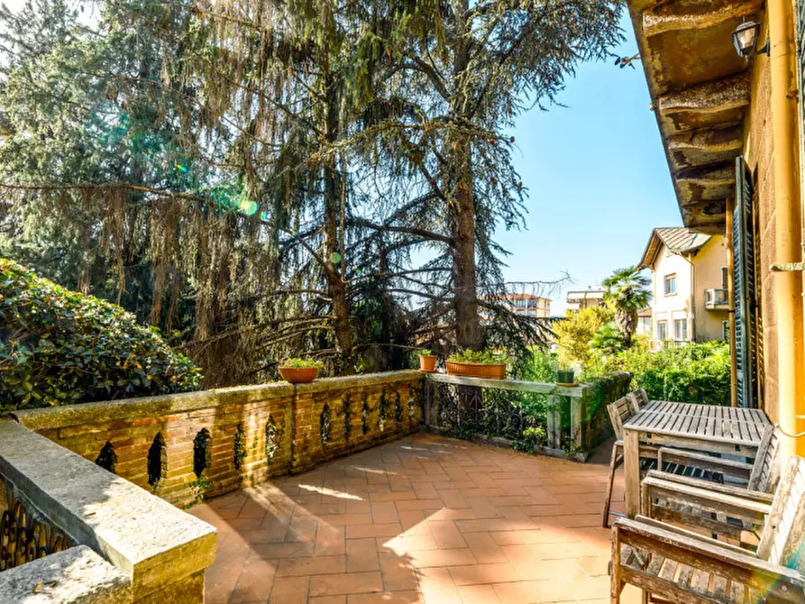 Immagine 28 di Villa in vendita  in via Cantoni, 10 a Arona