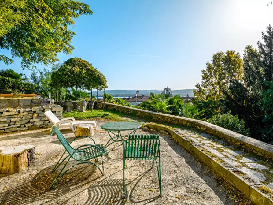 Immagine 30 di Villa in vendita  in via Cantoni, 10 a Arona
