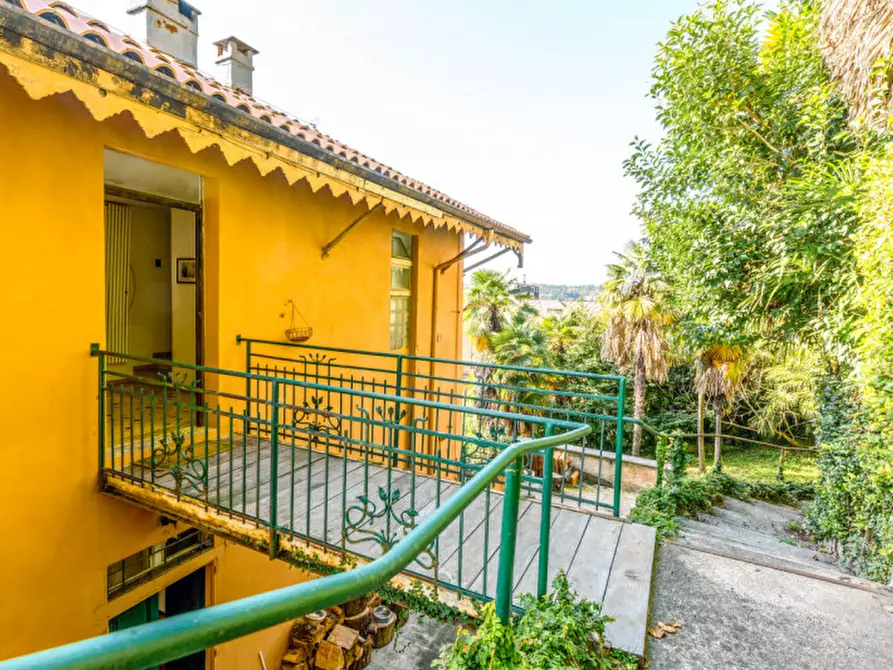 Immagine 32 di Villa in vendita  in via Cantoni, 10 a Arona