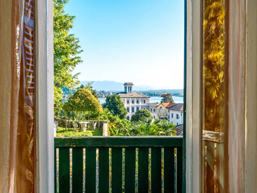 Immagine 34 di Villa in vendita  in via Cantoni, 10 a Arona