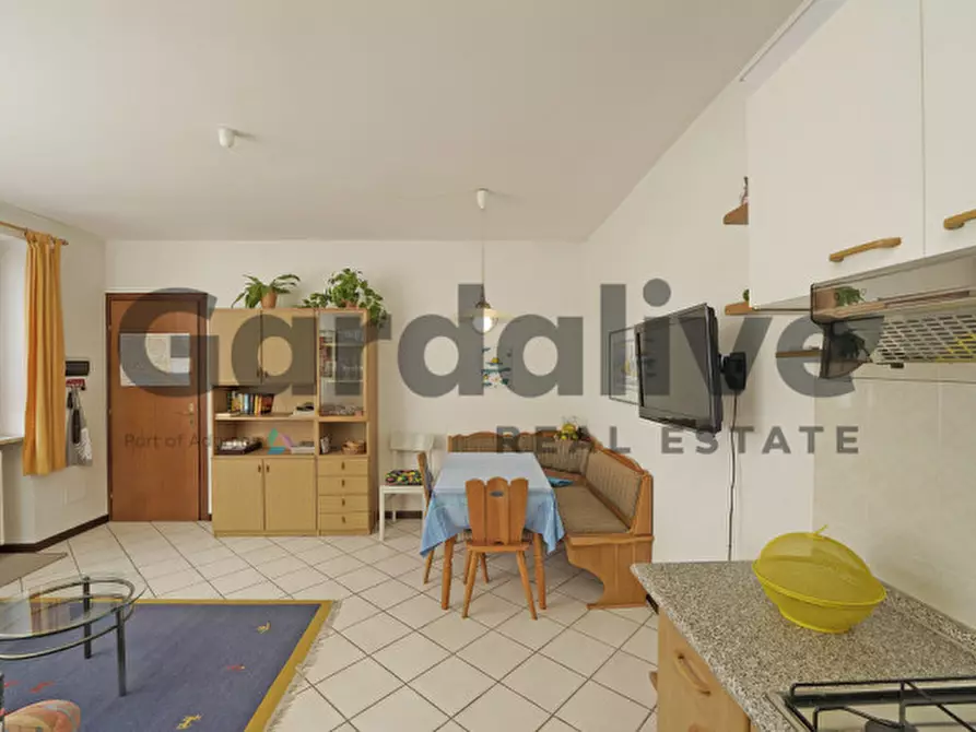 Immagine 5 di Appartamento in vendita  in Piazza olivieri 1 a Polpenazze Del Garda