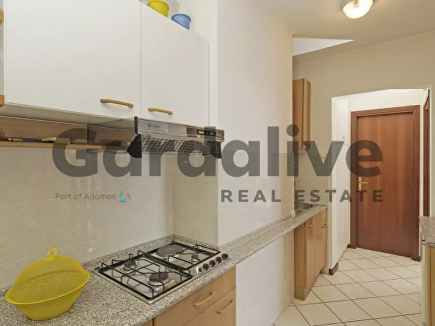 Immagine 11 di Appartamento in vendita  in Piazza olivieri 1 a Polpenazze Del Garda