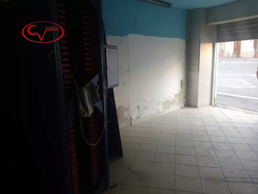 Immagine 2 di Negozio in vendita  in via leona a Montevarchi