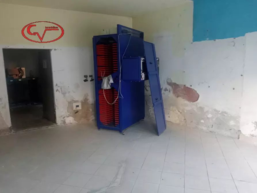 Immagine 3 di Negozio in vendita  in via leona a Montevarchi
