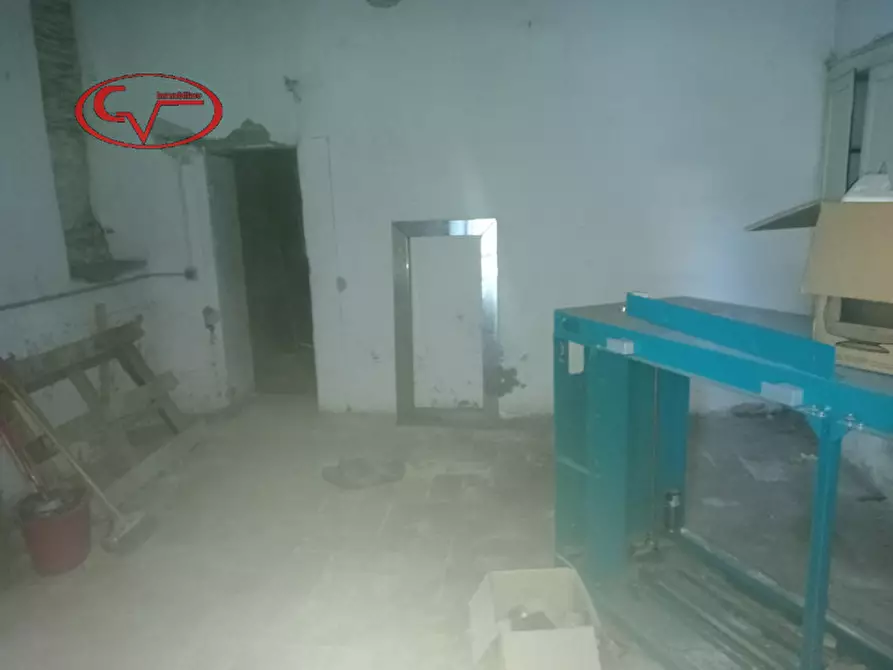 Immagine 4 di Negozio in vendita  in via leona a Montevarchi