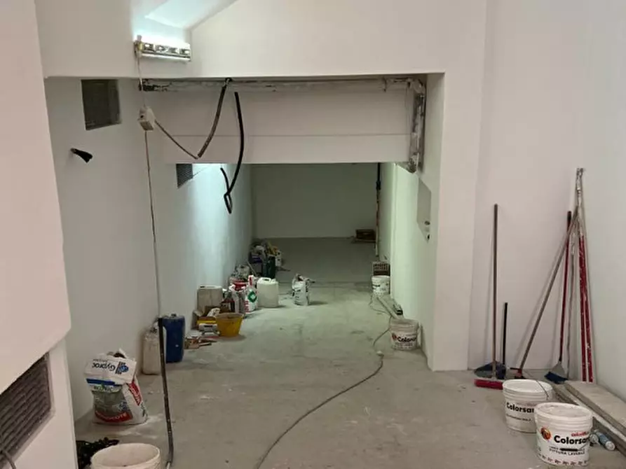 Immagine 4 di Cantina in vendita  a Cagliari