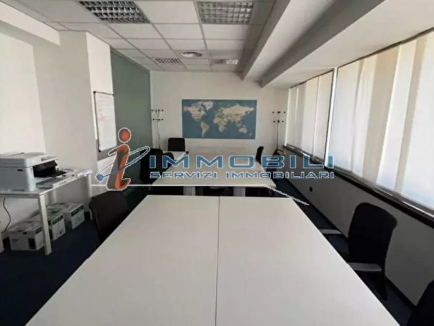 Immagine 2 di Ufficio in affitto  in STRADA 6 a Rozzano