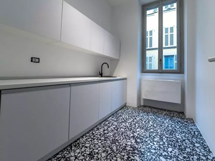 Immagine 8 di Attività commerciale in affitto  in CORSO VENEZIA a Milano