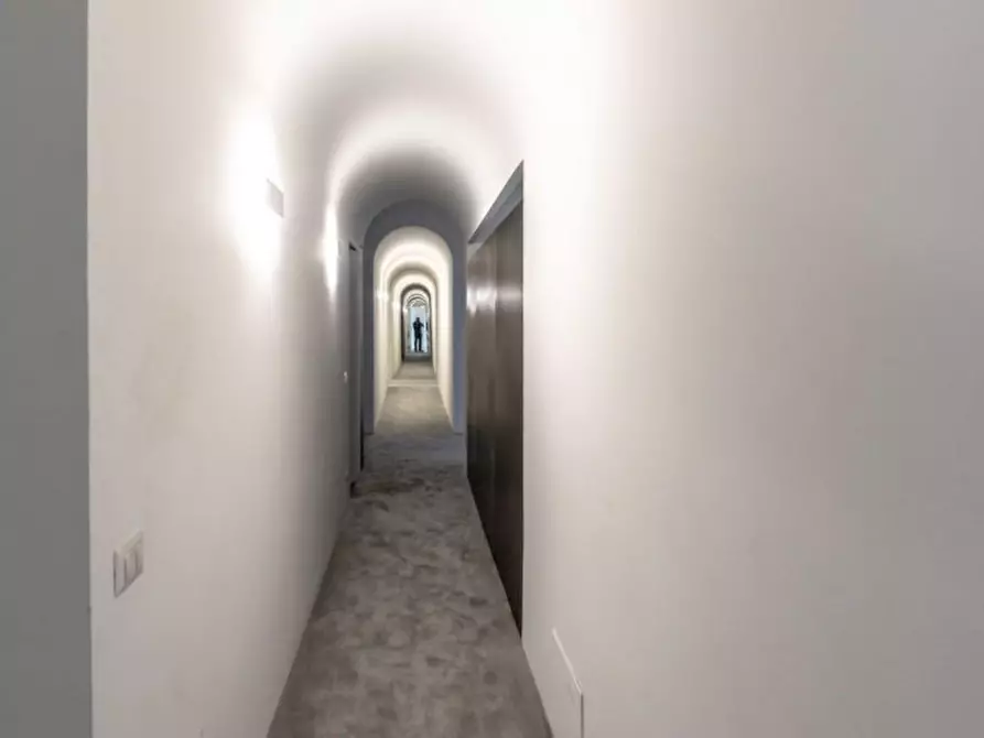 Immagine 15 di Attività commerciale in affitto  in CORSO VENEZIA a Milano