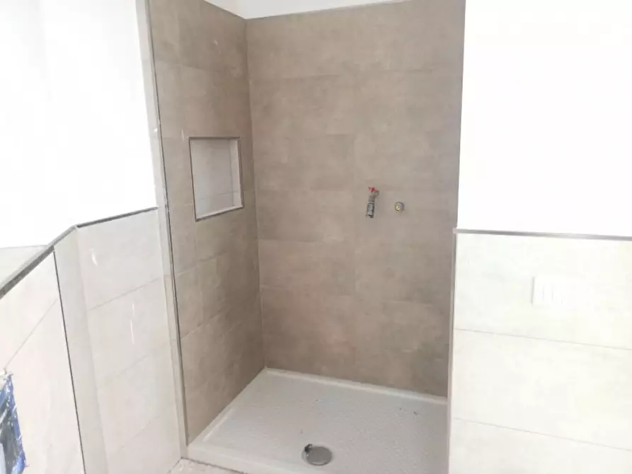 Immagine 8 di Casa indipendente in vendita  in Via Roma a Castiglione Del Lago