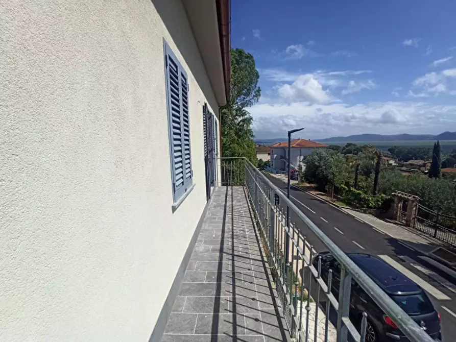 Immagine 9 di Casa indipendente in vendita  in Via Roma a Castiglione Del Lago