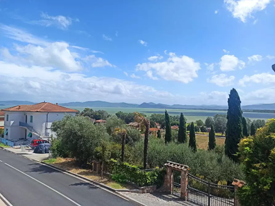 Immagine 17 di Casa indipendente in vendita  in Via Roma a Castiglione Del Lago