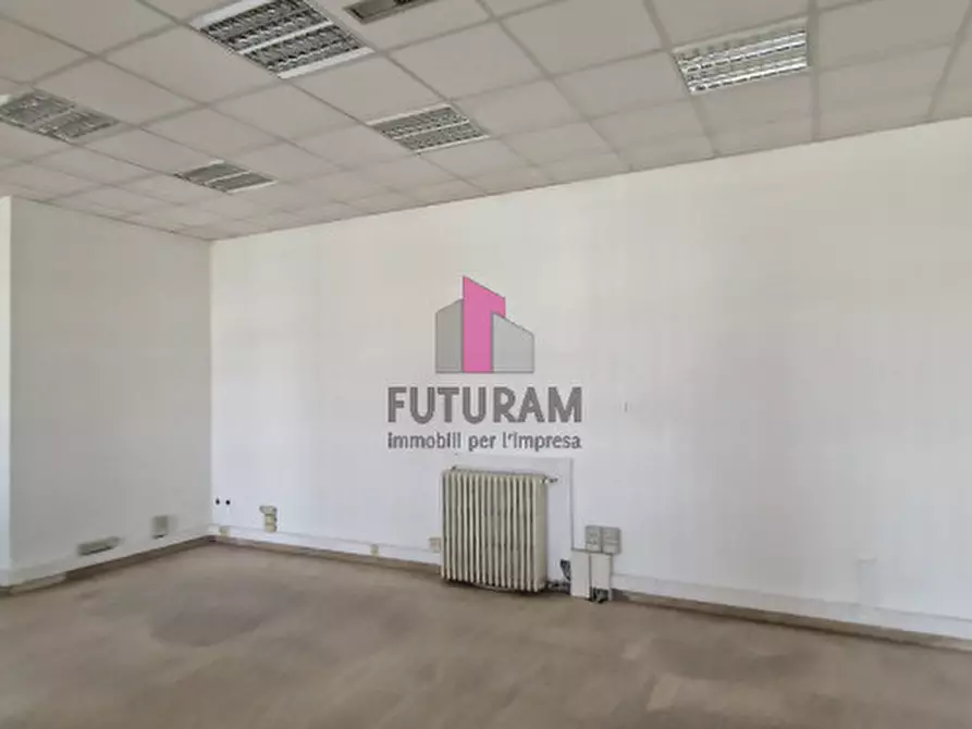 Immagine 2 di Ufficio in affitto  a Albignasego