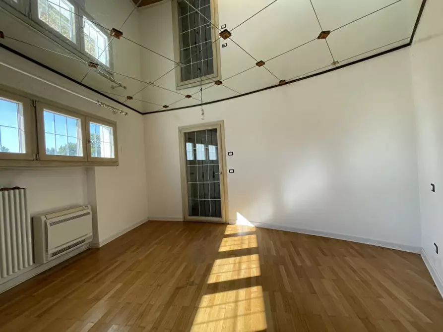 Immagine 11 di Casa indipendente in vendita  in via alfieri a Granze