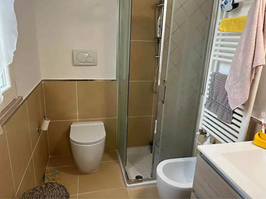 Immagine 9 di Appartamento in vendita  in VIA CAPRI a Senigallia