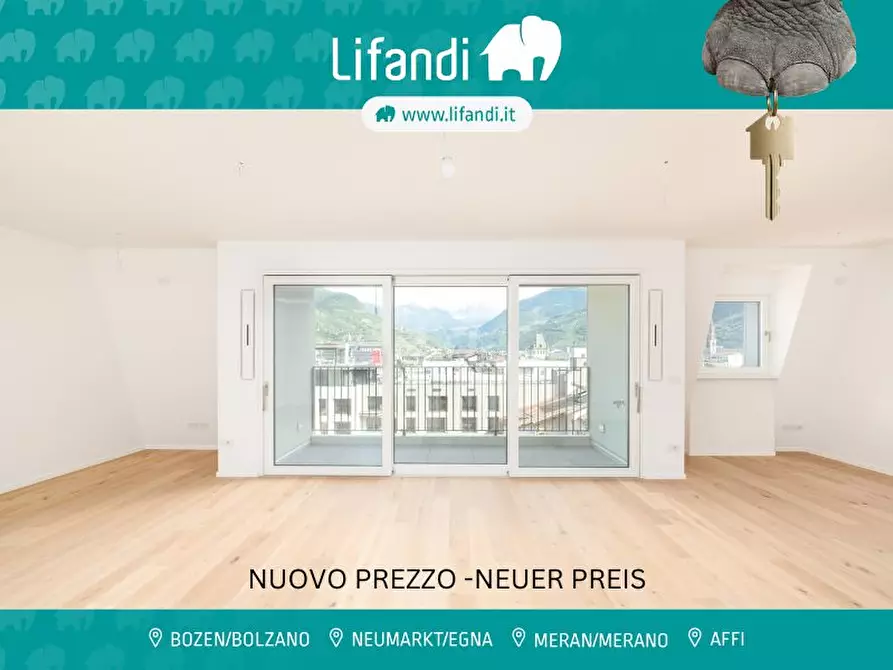 Immagine 1 di Attico in vendita  in via cassa di risparmio a Bolzano