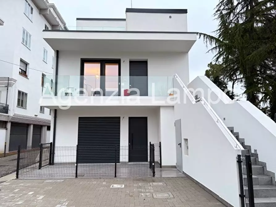 Immagine 1 di Casa bifamiliare in vendita  in Via Dalmazia a Portogruaro