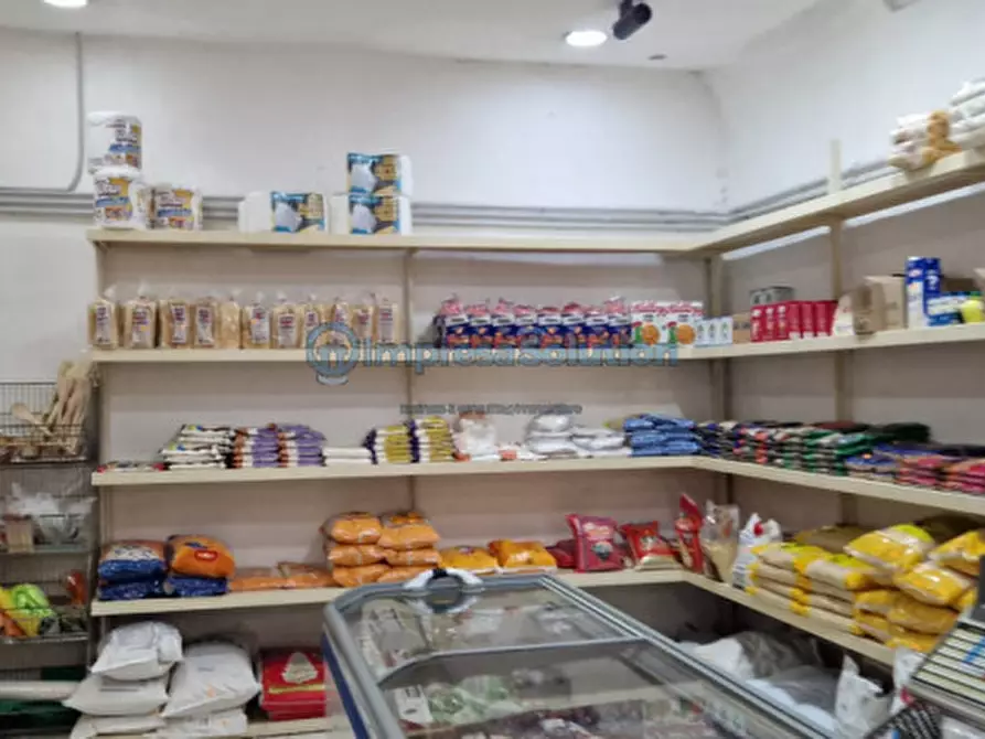 Immagine 8 di Negozio in vendita  in Via Bologna a Napoli