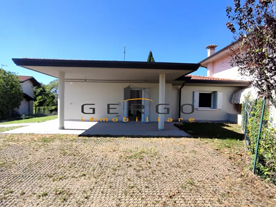 Immagine 1 di Casa indipendente in vendita  in via Puccini a Fontanafredda