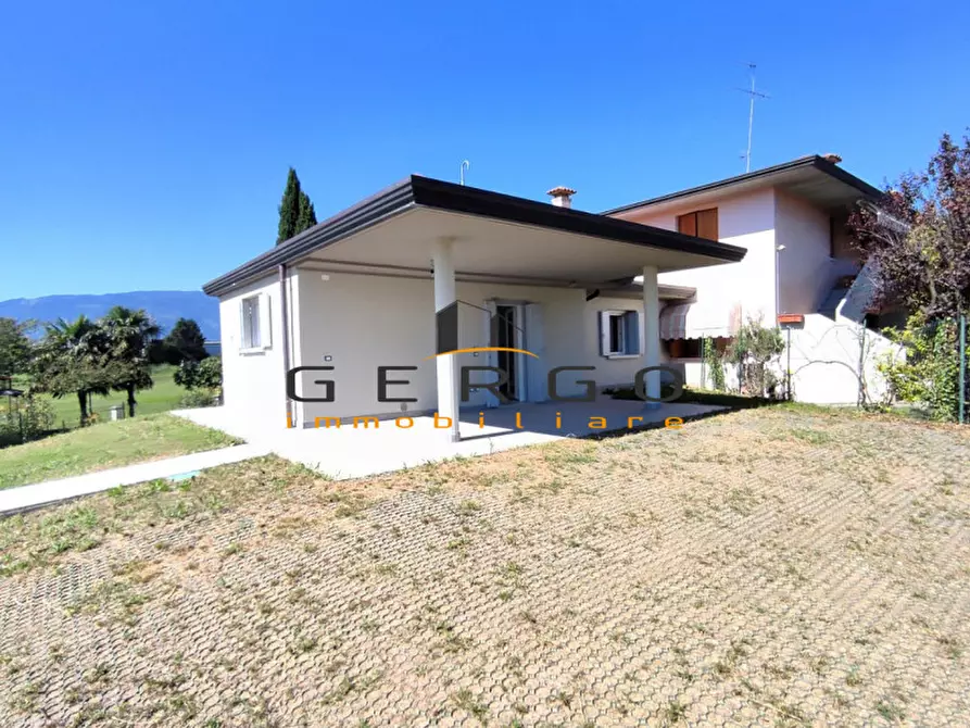 Immagine 2 di Casa indipendente in vendita  in via Puccini a Fontanafredda