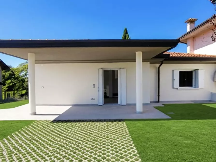Immagine 2 di Casa indipendente in vendita  in via Puccini a Fontanafredda